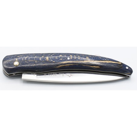 The 4810 folding knife in russian blue birchwood